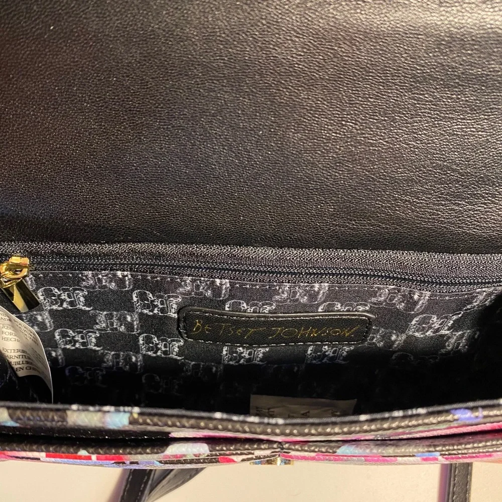 New Betsey Johnson floral Crossbody bag/ Wallet - Picture 8 of 8